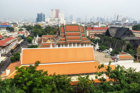 从金山寺顶白天俯瞰曼谷城市。