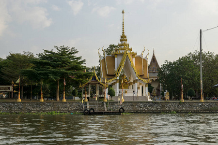 泰国大屿山潮法拉河附近的瓦南奎寺