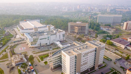 俄罗斯克拉斯诺亚尔斯克。 西伯利亚联邦大学德龙多功能综合楼