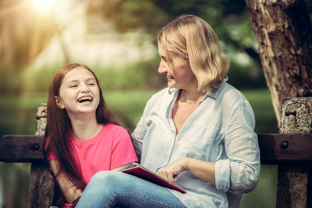 亲子关系和孩子观念.照片