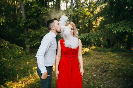 抽烟男壁纸图片