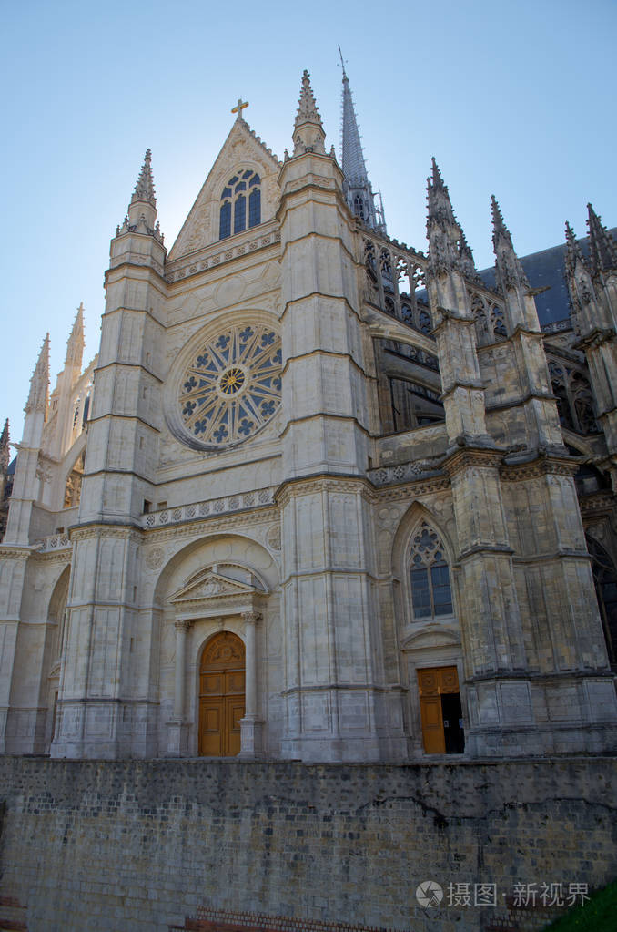 奥兰斯大教堂是一座罗马天主教教堂位于法国奥兰斯市