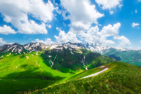 风景秀丽的阿尔卑斯山景观