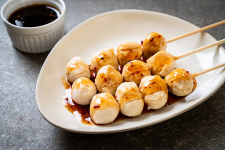 烤猪肉丸子,配甜辣酱照片