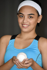 微笑的菲律宾女运动员
