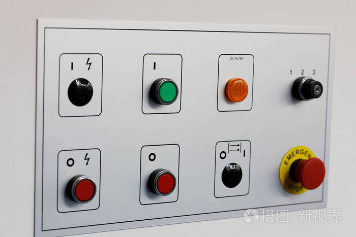 带有按钮的工业设备控制面板