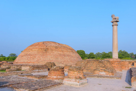 阿南达佛塔和阿索坎支柱在库塔加拉萨拉Vihara VaishaliBihar印度