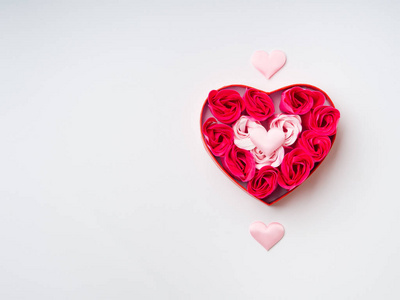 玫瑰和心脏。情人节