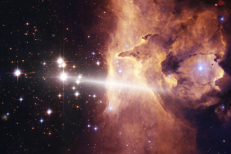 星团的景观..美的空间形象..宇宙艺术。这幅图像的元素由美国宇航局提供。