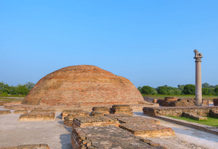 阿南达佛塔和阿索坎支柱在库塔加拉萨拉Vihara VaishaliBihar印度