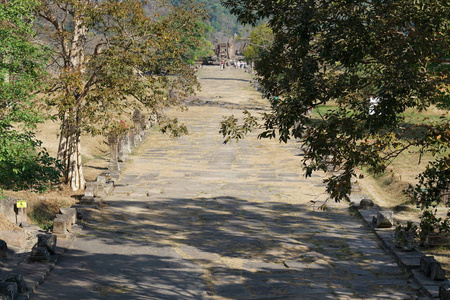 柬埔寨2019年1月10日柬埔寨前威夏寺的第一个柱状堤道