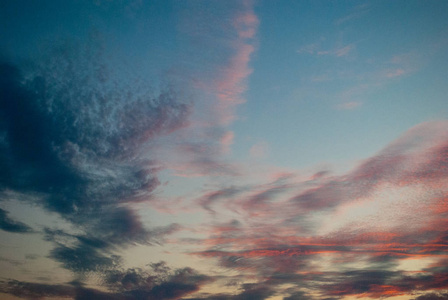 夕阳西下美丽的夏日风景夕阳西下