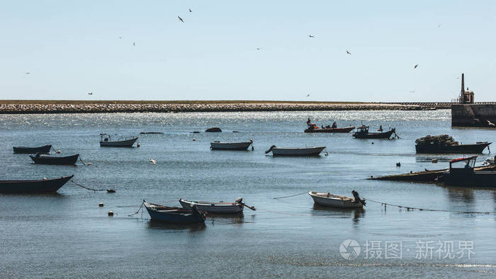 葡萄牙PortoDouro河上的渔船