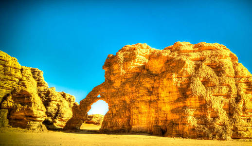 阿尔及利亚塔西利纳杰尔国家公园里的TegharghartAka象的抽象岩石形成