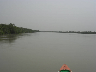 无尽的漂浮在孟加拉河湾