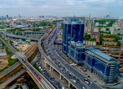 大都市的道路基础设施