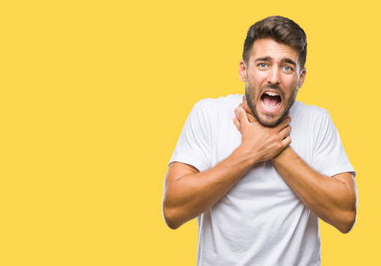 大喊大叫的男孩图片