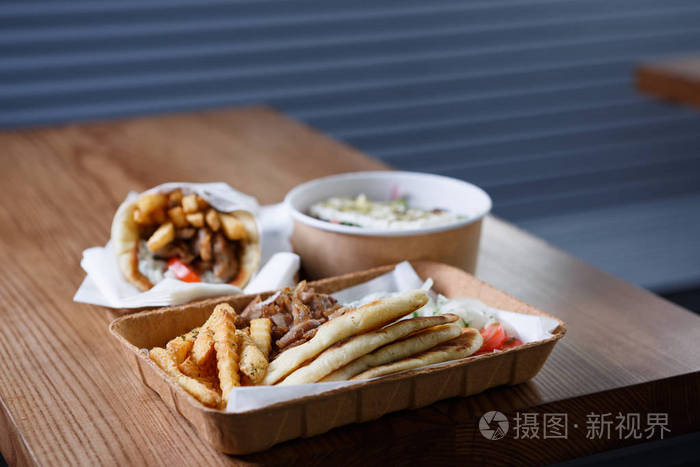 souvlakimeatdishfromgreeceunhealthyroastedfastfooddinne