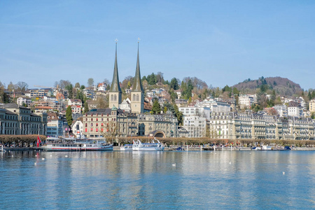 瑞士日光下卢塞恩市中心全景