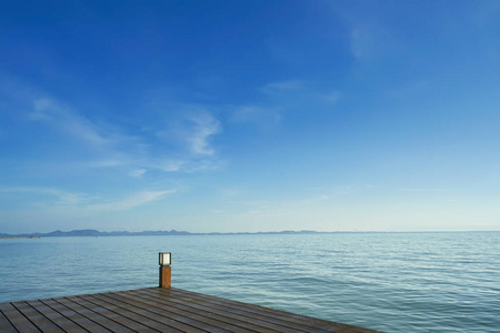 室外甲板或露台在蓝海，科昌，Trad省，泰国。