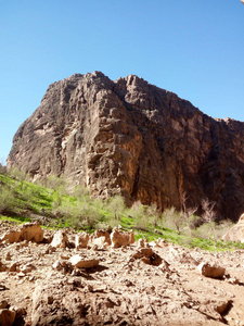 土库曼斯坦山脉的峡谷