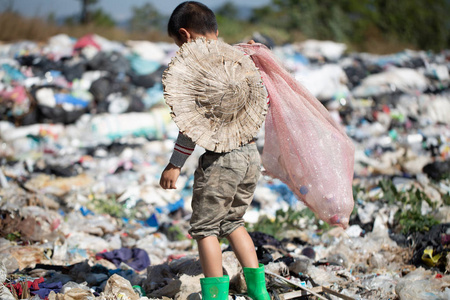 贫困儿童因贫困垃圾回收利用童工贫困观念世界环境日