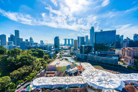 美丽的建筑，建筑外观，新加坡城市天际线，蓝天白云