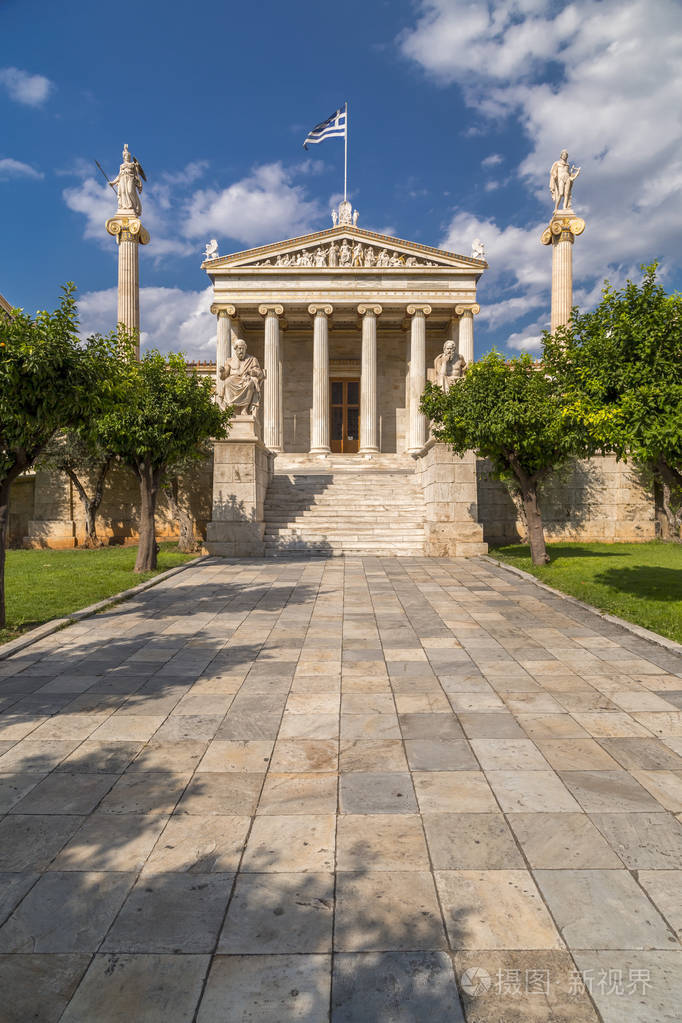 希腊首都雅典学院的外部景观索克拉底和普拉顿的雕像