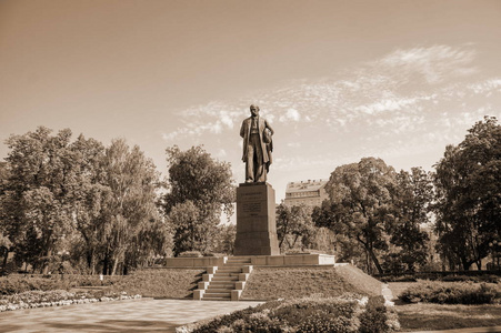 基辅, 诗人塔拉斯舍甫琴科纪念碑