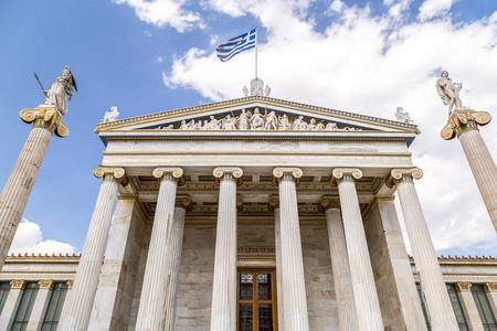 希腊首都雅典学院的外部景观.照片