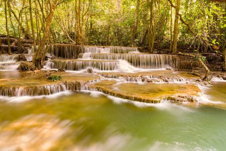 泰国国家公园深林自然瀑布