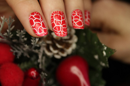 s manicure, Christmas nail color,red cracked color