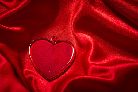美丽的红色装饰心为情人节特写
