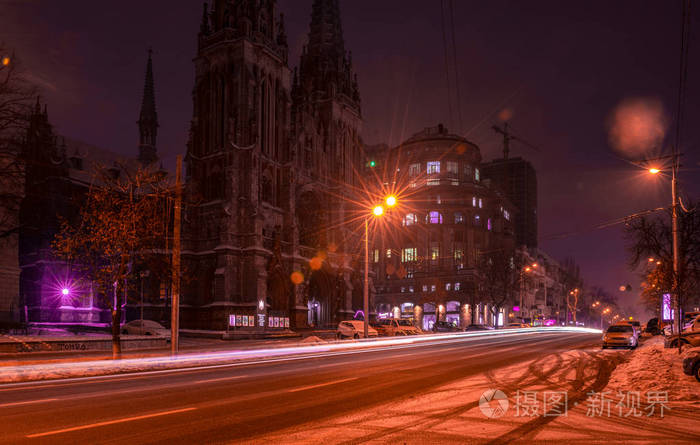 罗马天主教大教堂基辅乌克兰夜灯
