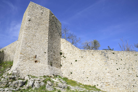 中世纪意大利修建的防御墙