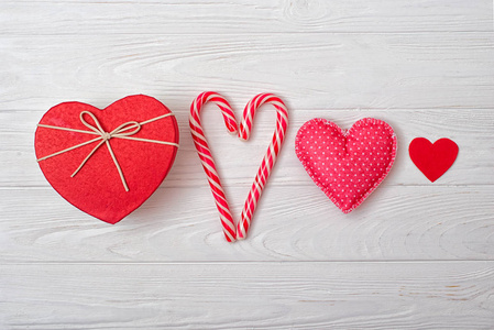 情人节背景与情人节。糖果明信片礼物和玩具的组成。