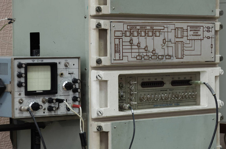 详细检查示波器实验室电气测量仪器和测量仪器