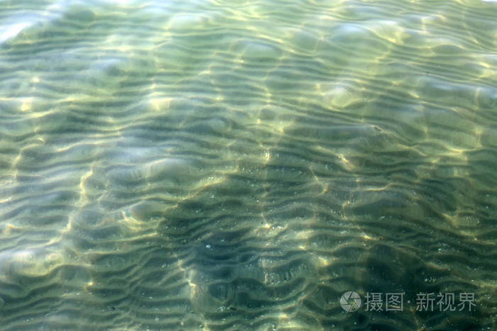 浅海水域的水色及反射