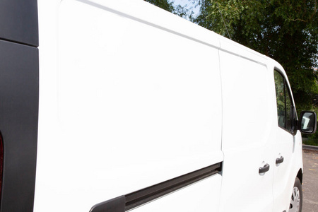 送货货车白色货物小型货车，以展示纯白色和空白的一面，以增加您自己的品牌。