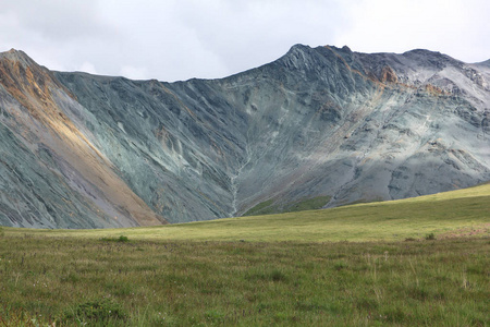 俄罗斯阿尔泰山色山和峡谷景观