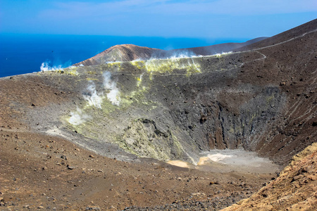 欧洲锡西里意大利硫化奥岛有火山口和蒸汽的硫酸火山