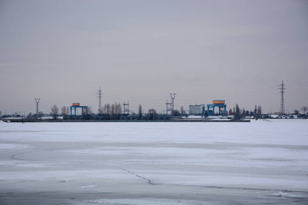 乌克兰冬季基辅水电站景观