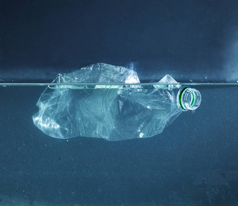 海洋中的垃圾图片-海洋中的垃圾素材-海洋中的垃圾插画-摄图新视界