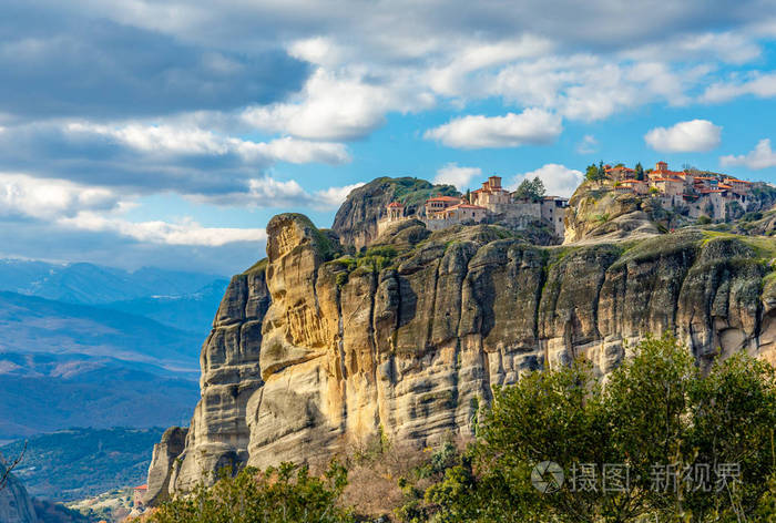 瓦拉姆和大流星修道院,建在岩石上,山景,梅托尔,特里卡拉,塞萨里,希腊