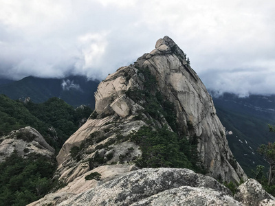 韩国Seoraksan国家公园的大石头
