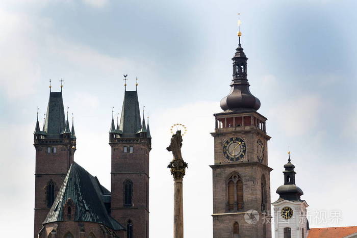 圣神的白塔和大教堂，捷克共和国大广场主教室的主教堂和主教座