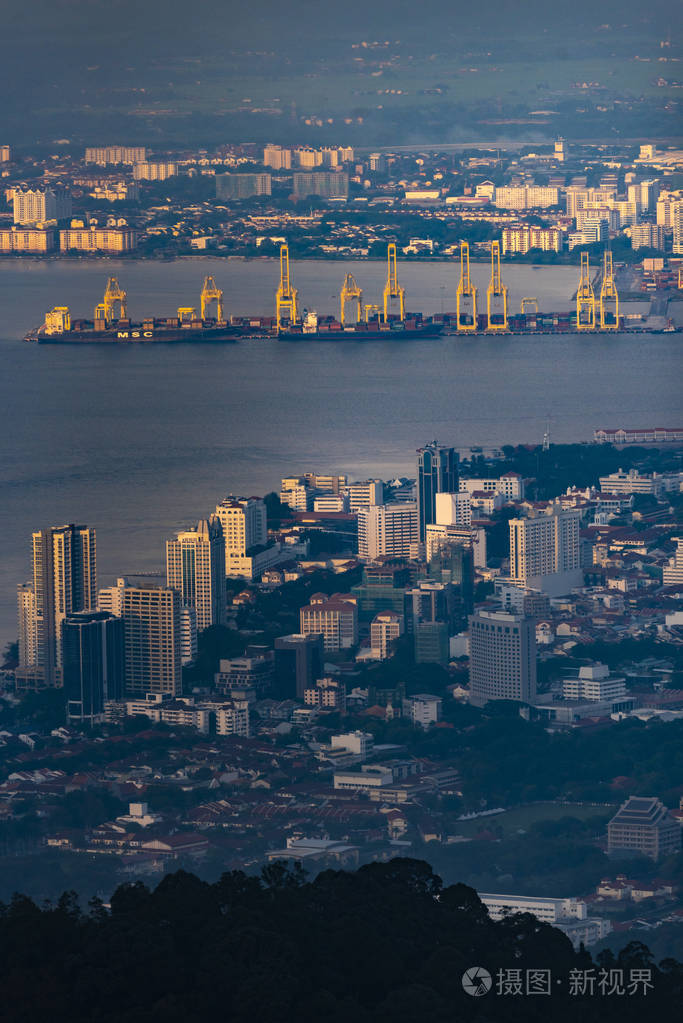 马来西亚槟城山城市景观