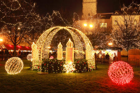 布拉格老城广场的圣诞气氛图片