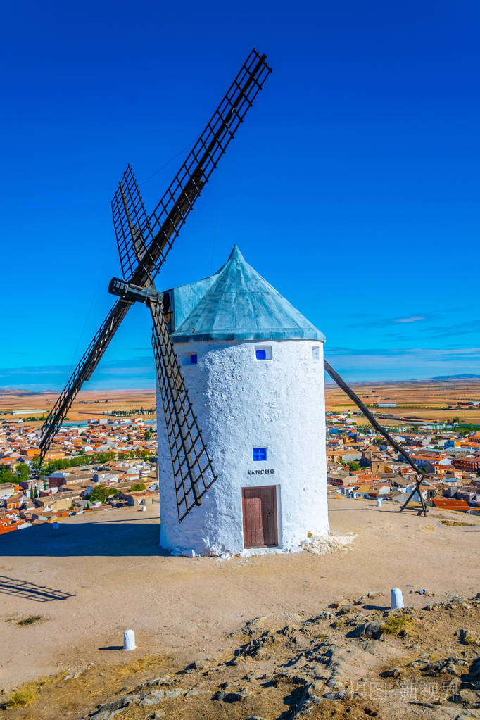 斯派康苏格拉的传统白色风车