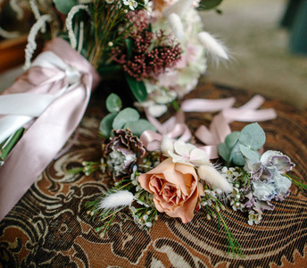 婚礼装饰花束和鲜花